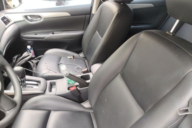 日产 轩逸 2022款 经典 1.6XE CVT舒适版中控内饰19