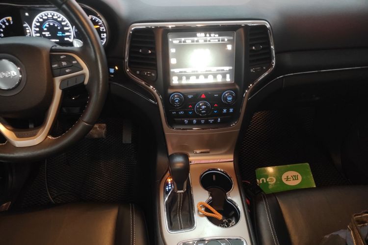 Jeep 大切诺基(进口) 2017款 3.0L 舒享导航版中控内饰16