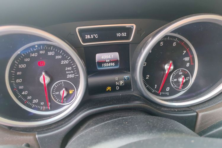 奔驰GLE 2016款 GLE 320 4MATIC 动感型中控内饰15