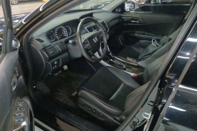 本田 雅阁 2015款 3.0L VTI 尊贵版中控内饰19