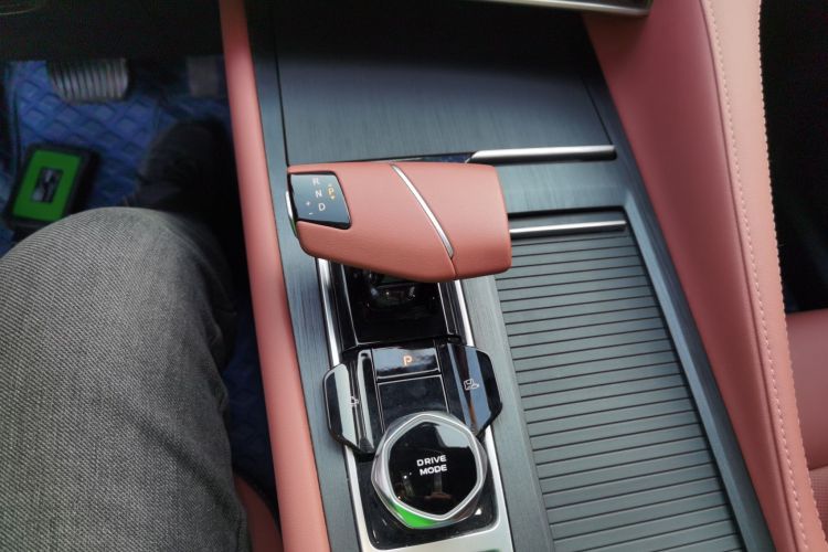 长安CS75 PLUS 2023款 第三代 1.5T 自动尊贵型中控内饰18