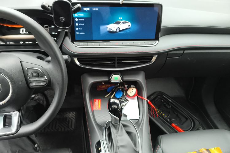 名爵 MG5 2025款 180DVVT 全球豪华版中控内饰16