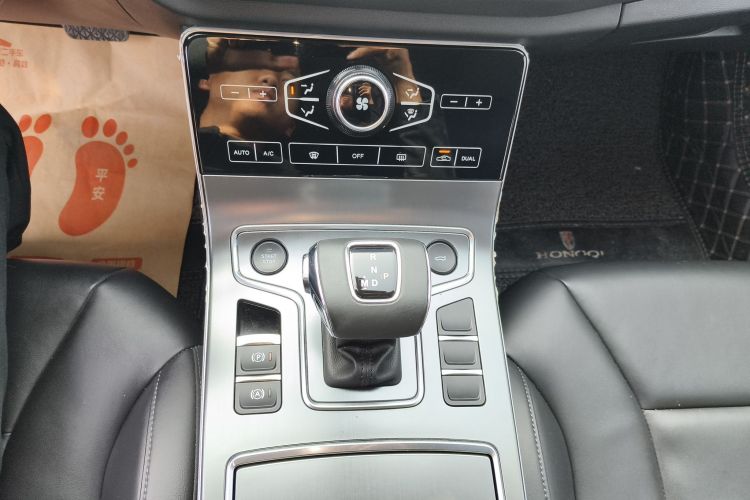 红旗H5 2020款 1.5T DCT旗悦版中控内饰18