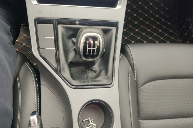 吉利汽车 帝豪 2020款 1.5L 手动向上版中控内饰18