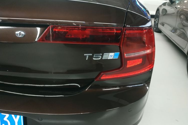 沃尔沃S90 2017款 T5 智雅版车身外观9