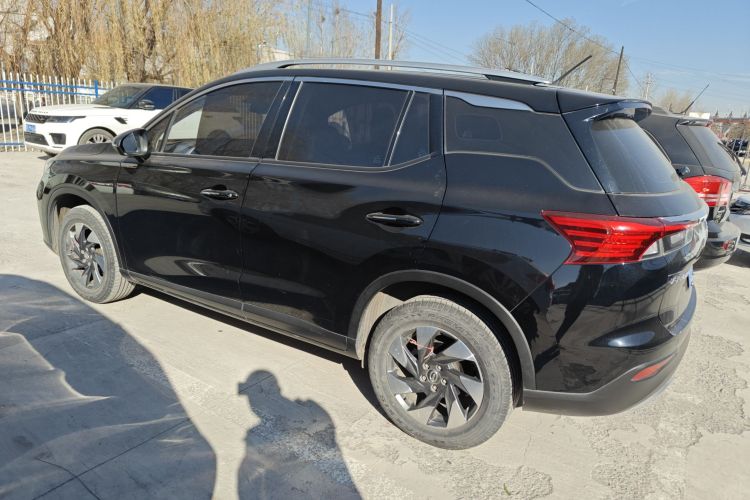 广汽传祺 传祺GS4 2021款 270T 手动舒适版车身外观4