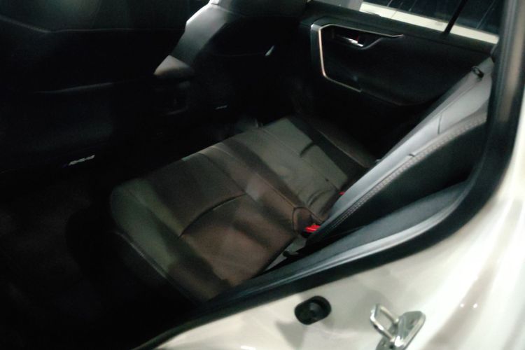 丰田 RAV4荣放 2023款 双擎 2.5L E-CVT四驱精英Plus版中控内饰21