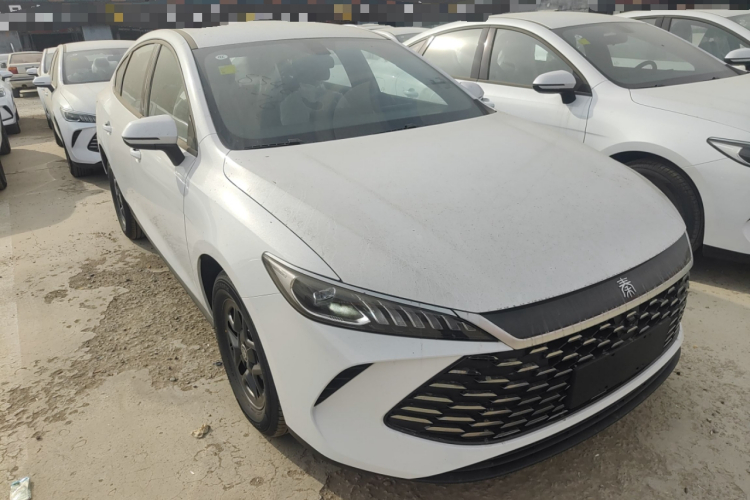 比亚迪 秦PLUS 2025款 DM-i 智驾版 55KM领先型车身外观3