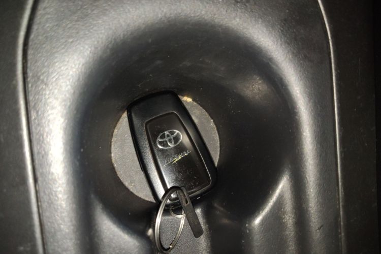 丰田 雷凌 2021款 185T CVT豪华版中控内饰7001