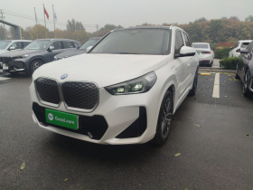 宝马iX1 2025款 eDrive25L M运动套装