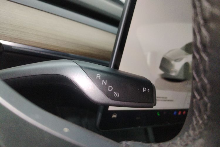 特斯拉 Model Y 2022款 后轮驱动版中控内饰18