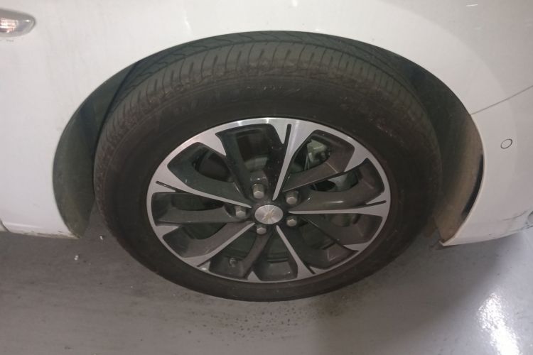 雪佛兰 科鲁泽 2023款 1.3T 轻混自动尊享版车身外观10