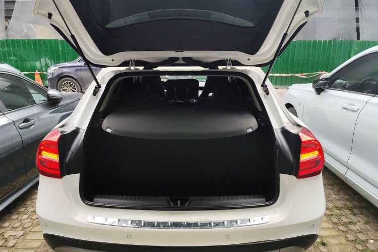 奔驰GLA 2016款 GLA 200 时尚型局部细节23