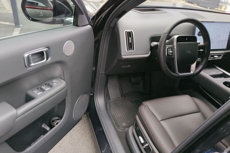 理想汽车 理想L9 2023款 Pro中控内饰20