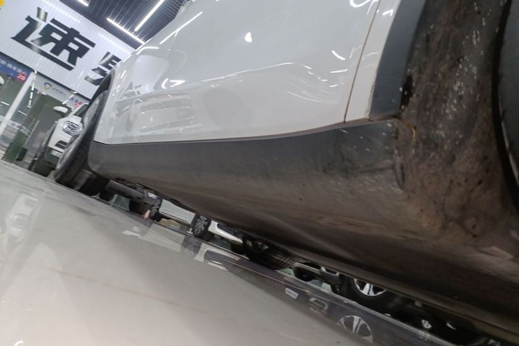 特斯拉 Model Y 2021款 标准续航后驱版局部细节9001