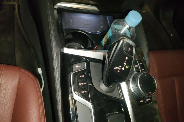 宝马5系 2020款 530Li xDrive M运动套装中控内饰18