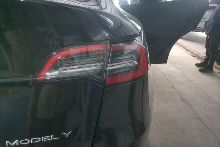 特斯拉 Model Y 2022款 后轮驱动版车身外观6006