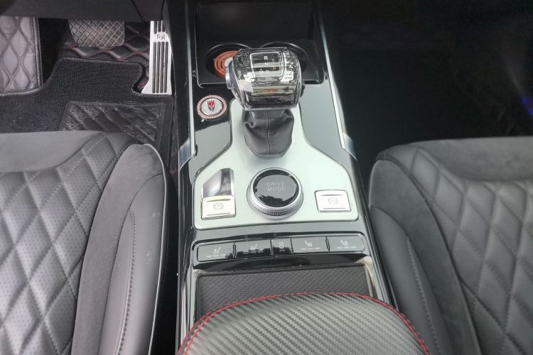 红旗HS5 2019款 2.0T 智联旗享版中控内饰18