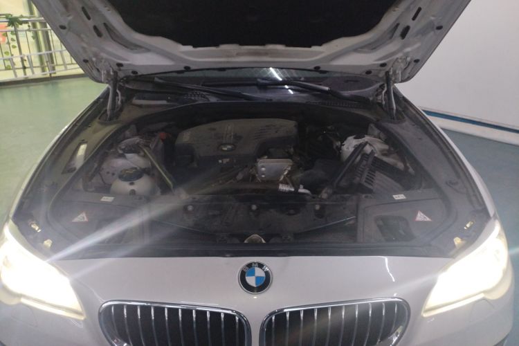 宝马5系 2014款 525Li 领先型机舱底盘24