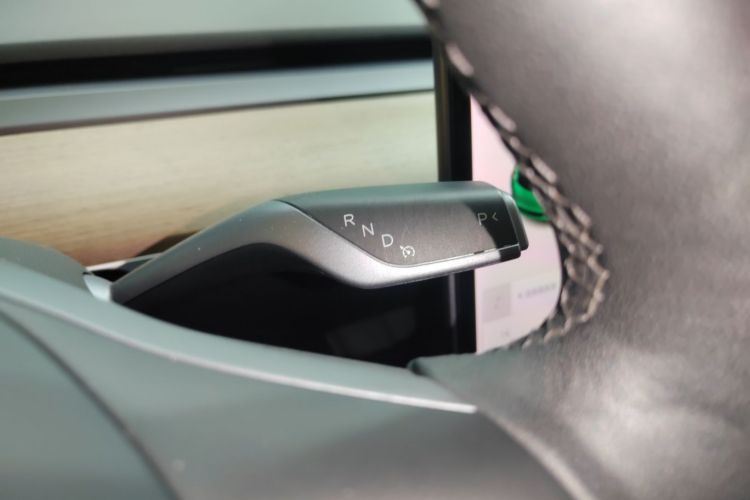 特斯拉 Model 3 2021款 标准续航后驱升级版中控内饰18