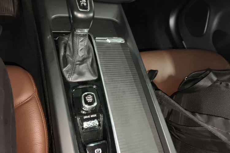 沃尔沃XC60 2021款 T5 四驱智逸豪华版中控内饰18