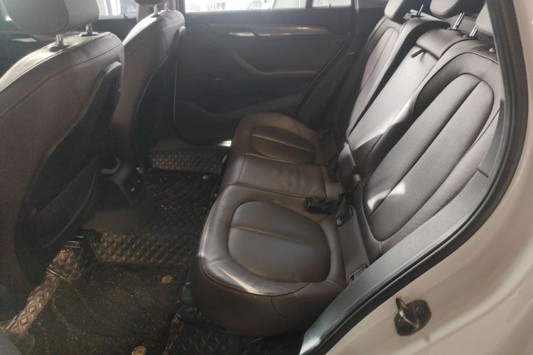 宝马X1 2019款 sDrive18Li 尊享型中控内饰21