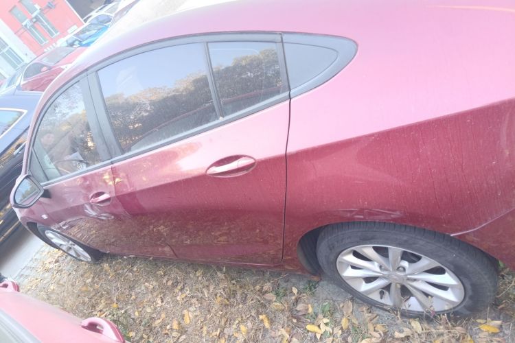 雪佛兰 科鲁兹 2018款 320 自动先锋天窗版车身外观4