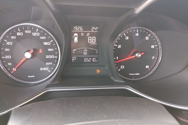 名爵 MG6 2020款 1.5T 自动领潮风尚版中控内饰14