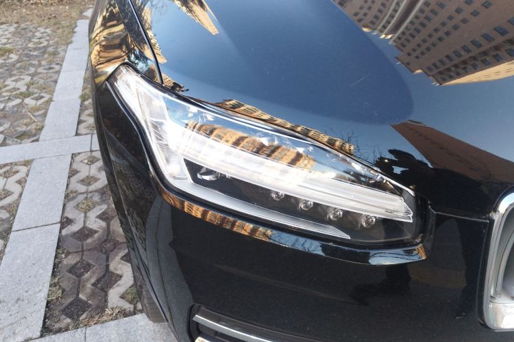 沃尔沃XC90 2022款 B6 智逸豪华版 7座车身外观8