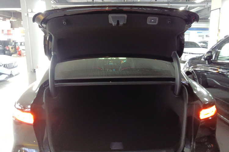 岚图汽车 岚图追光 2023款 四驱旗舰版机舱底盘23