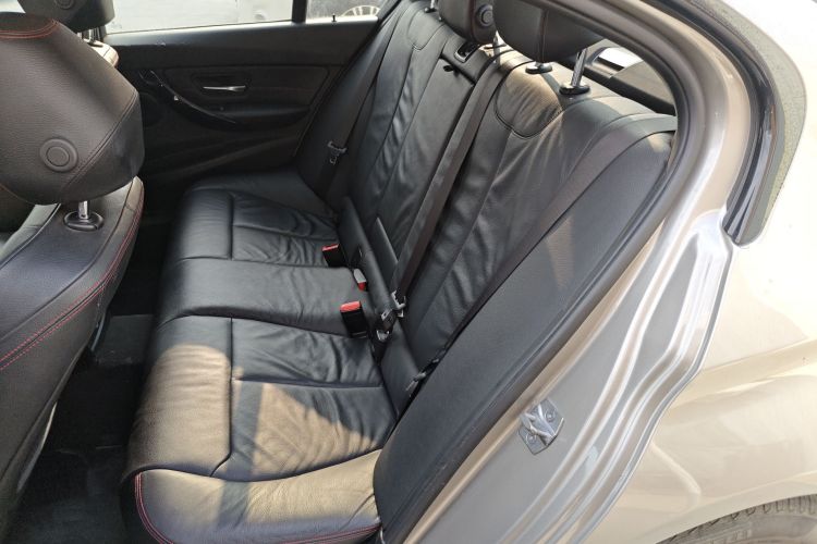 宝马3系 2014款 320i 运动设计套装中控内饰21