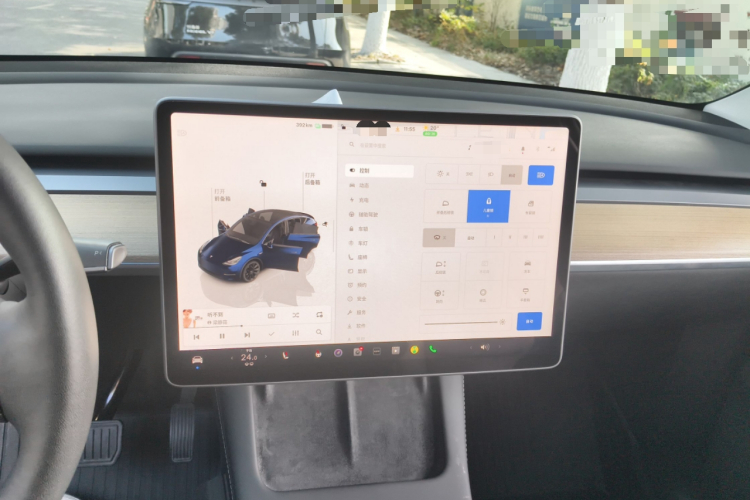 特斯拉 Model Y 2022款 后轮驱动版中控内饰16