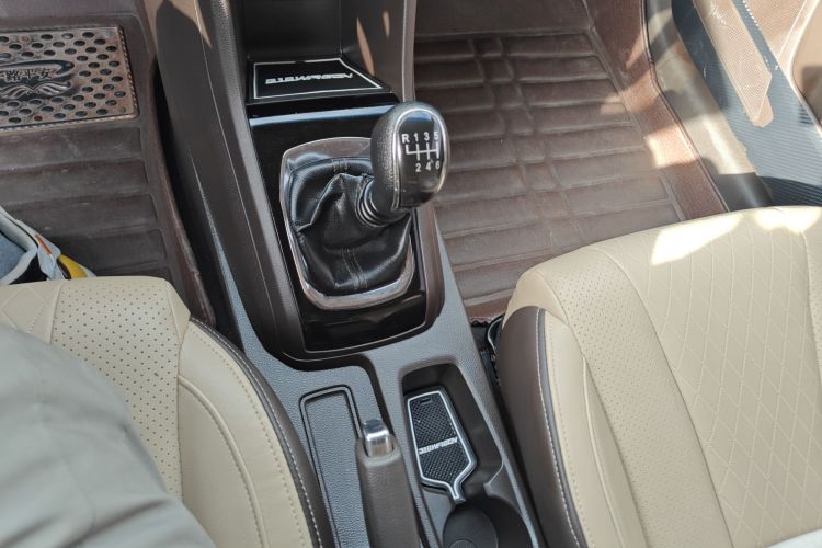 宝骏310W 2017款 1.5L 手动时尚型 国V中控内饰18