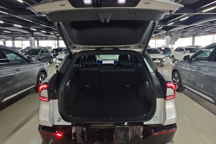 小鹏G7 2025款 702 超长续航 Max机舱底盘23