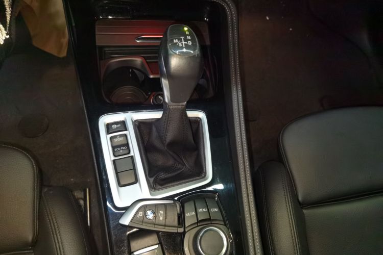 宝马1系 2018款 118i 运动型局部细节18