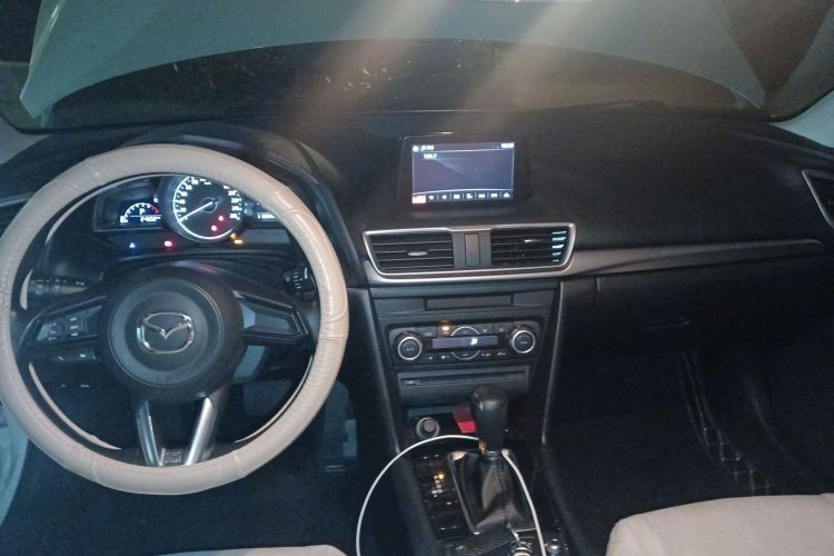 马自达3 昂克赛拉 2019款 云控版 两厢 1.5L 自动豪华型 国V中控内饰7002