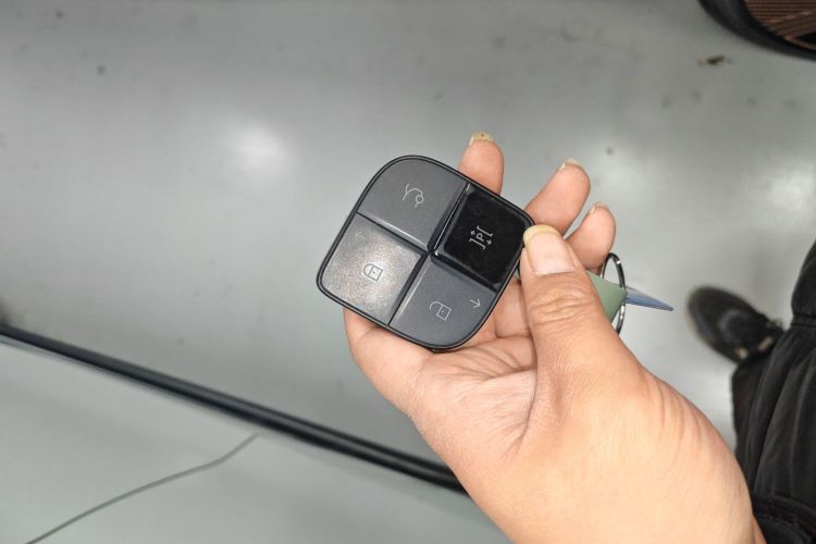 领克08 EM-P 2023款 220km 时间限量版中控内饰7001