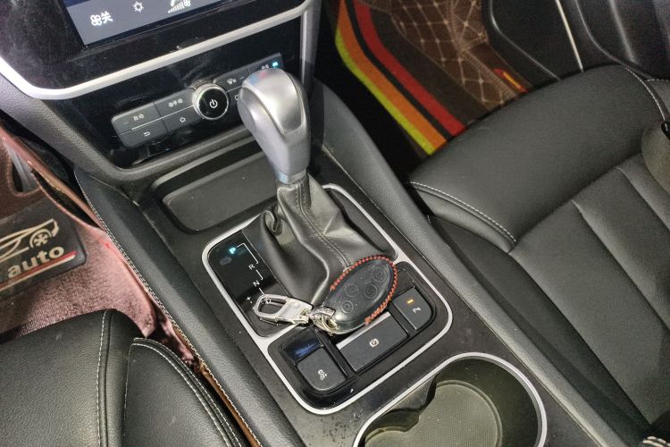 比亚迪 宋MAX 2017款 1.5T 自动智联精英型 7座中控内饰18