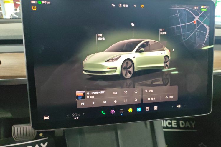 特斯拉 Model 3 2022款 后轮驱动版中控内饰16