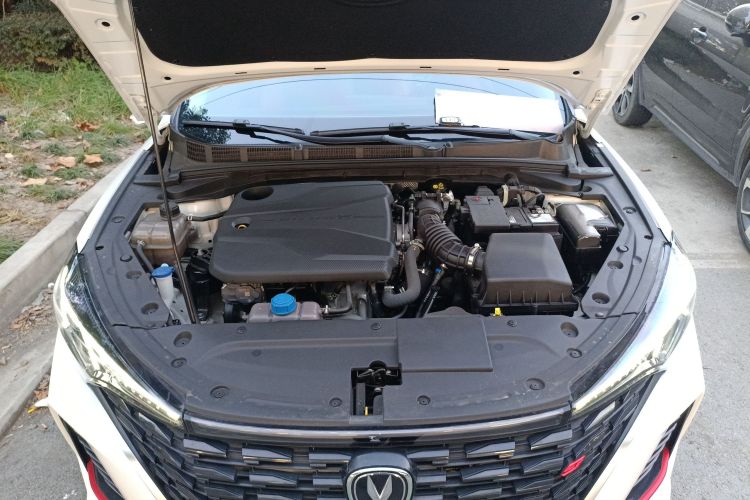 长安 逸动 2023款 畅享版 PLUS 蓝鲸NE 1.4T GDI DCT尊贵版局部细节24