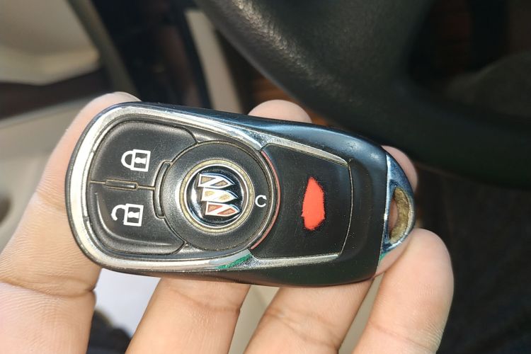 别克GL8 2021款 陆上公务舱 652T 舒适型中控内饰7001