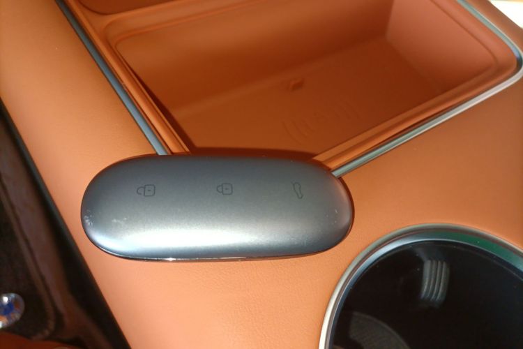 理想汽车 理想L8 2023款 Pro中控内饰7001