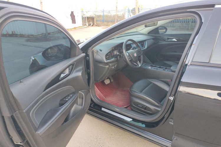 别克 君威 2024款 25T 超享版中控内饰20