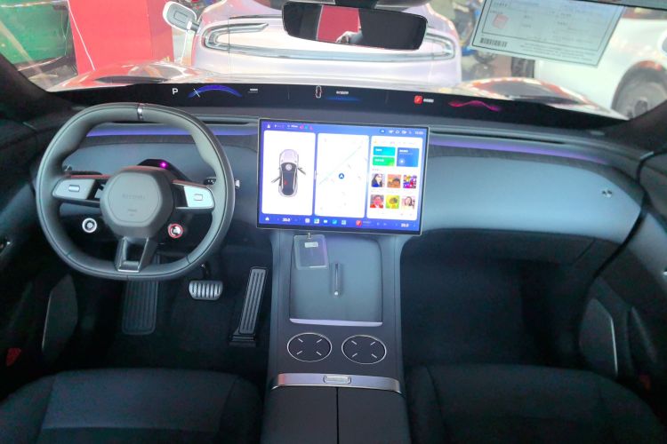 小米汽车 小米YU7 2025款 超长续航后驱版中控内饰7002