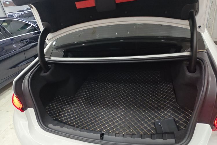 宝马3系 2023款 325Li M运动套装局部细节23