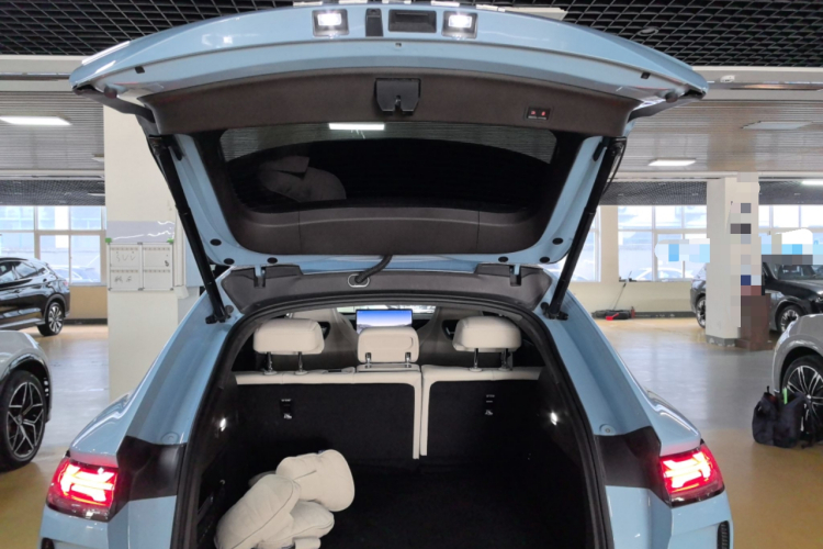 腾势N7 2024款 630 四驱智驾Ultra版机舱底盘23