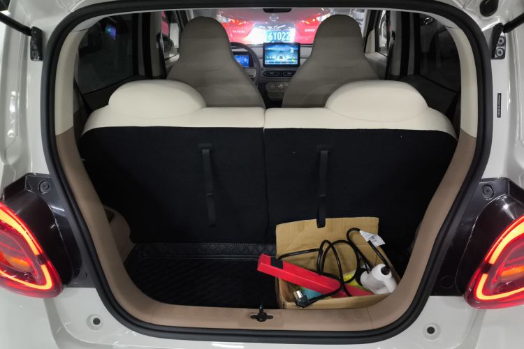 五菱汽车 宏光MINIEV 2025款 四门版 进阶款机舱底盘23