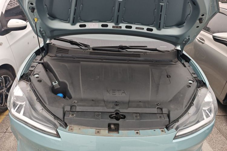 哪吒汽车 哪吒V 2022款 潮 400 Lite机舱底盘24