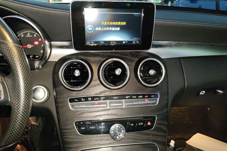 奔驰C级 2015款 改款 C 180 L 运动型中控内饰16