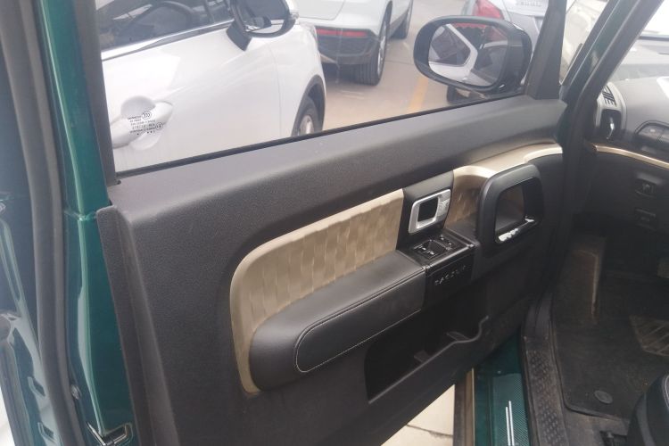 宝骏KiWi EV 2022款 设计师轻享版 三元锂中控内饰7007